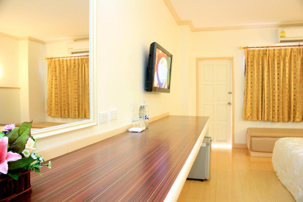 P.A. Ville Hotel Nakhon Sawan Bagian luar foto