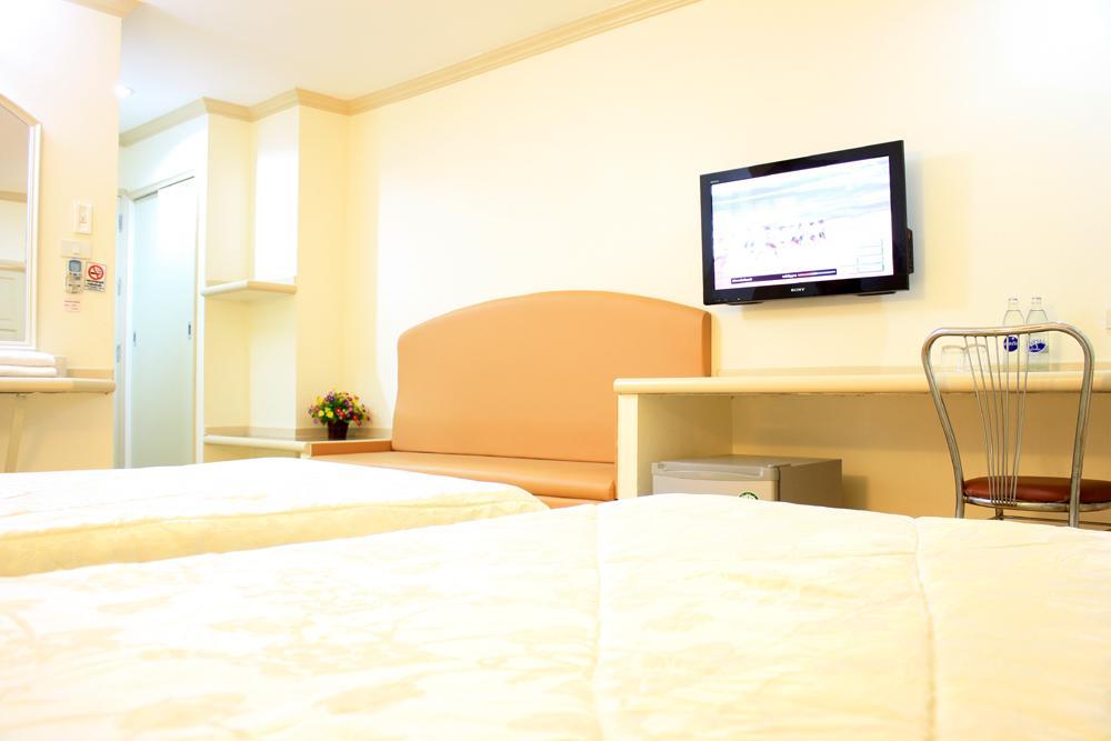 P.A. Ville Hotel Nakhon Sawan Bagian luar foto