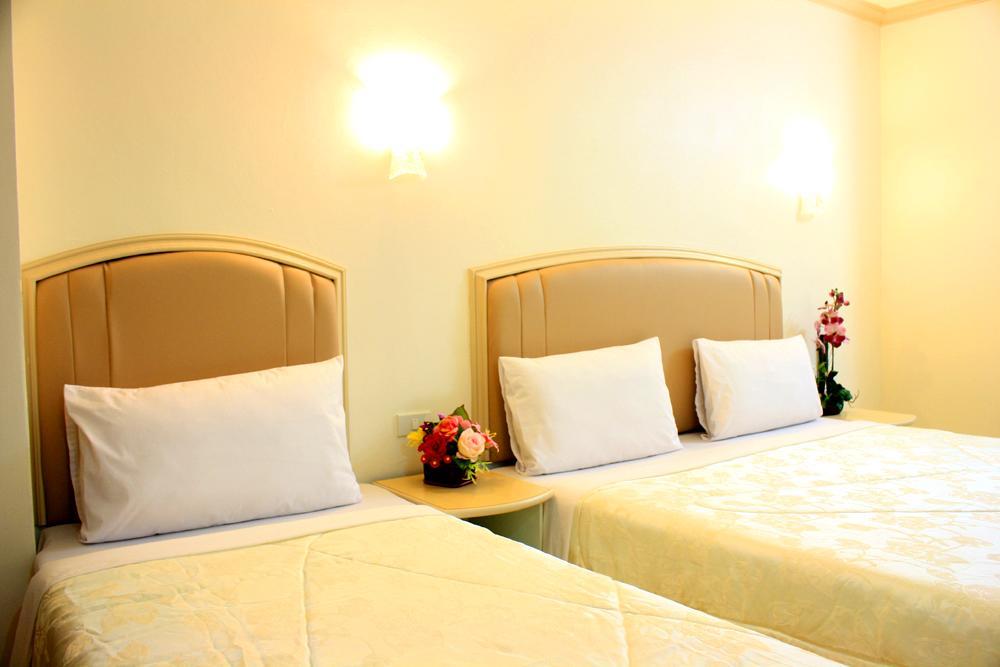 P.A. Ville Hotel Nakhon Sawan Bagian luar foto