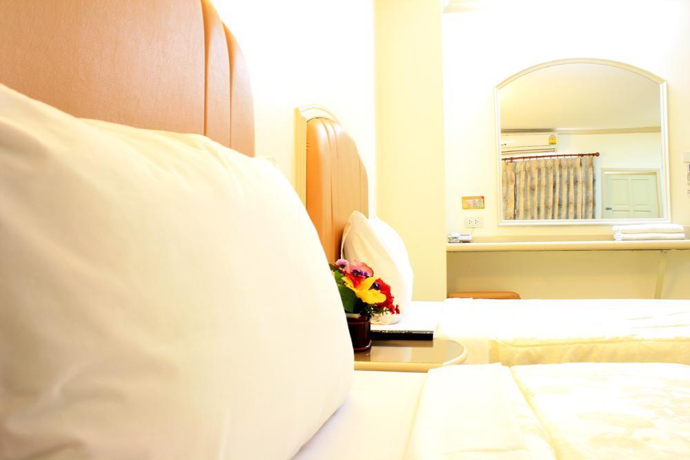 P.A. Ville Hotel Nakhon Sawan Bagian luar foto